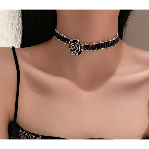 New Black Flower Necklace Ladies Exquisite Clavicle Chain Necklace Jewelry for Ladies Gift