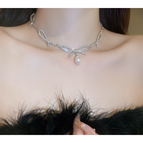 New White Pearl Butterfly Necklace Ladies Exquisite Clavicle Chain Necklace Jewelry for Ladies Gift