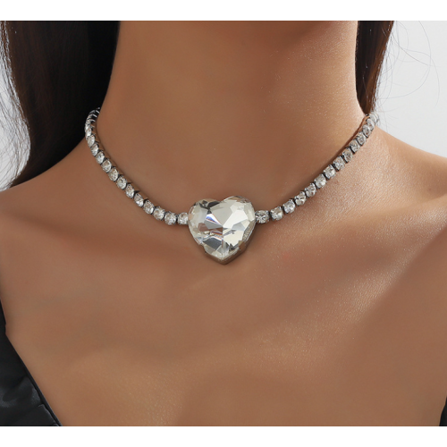 New Shiny Silver  Heart Necklace Ladies Exquisite Clavicle Chain Necklace Jewelry for Ladies Gift