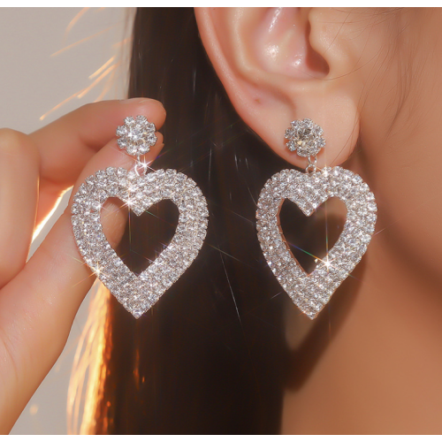 Sparkling Women's Cubic Zirconia Heart Stud Earrings Gorgeous Female Wedding Party Fashion Ear Piercing Accessories New Jewelry Sparkling Women's Cubic Zirconia Heart Stud Earrings Gorgeous Female Wedding Party Fashion Ear Piercing Accessories New Jewelry